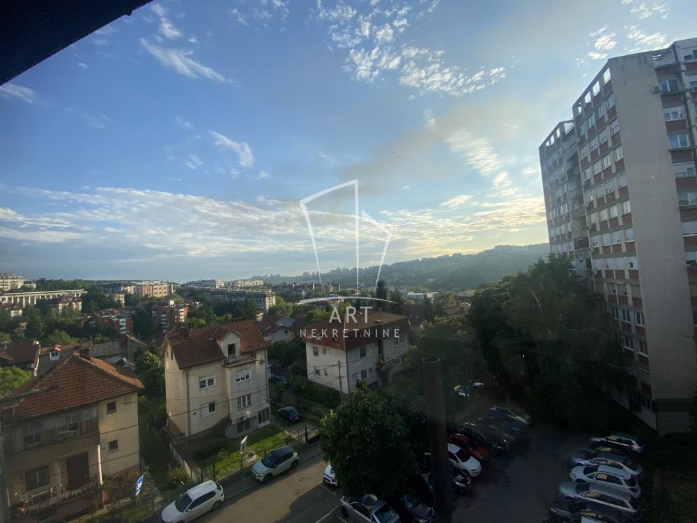 Stan na prodaju u Beogradu, Kanarevo brdo, dvoiposoban, 59m2, cena 140000 evra
