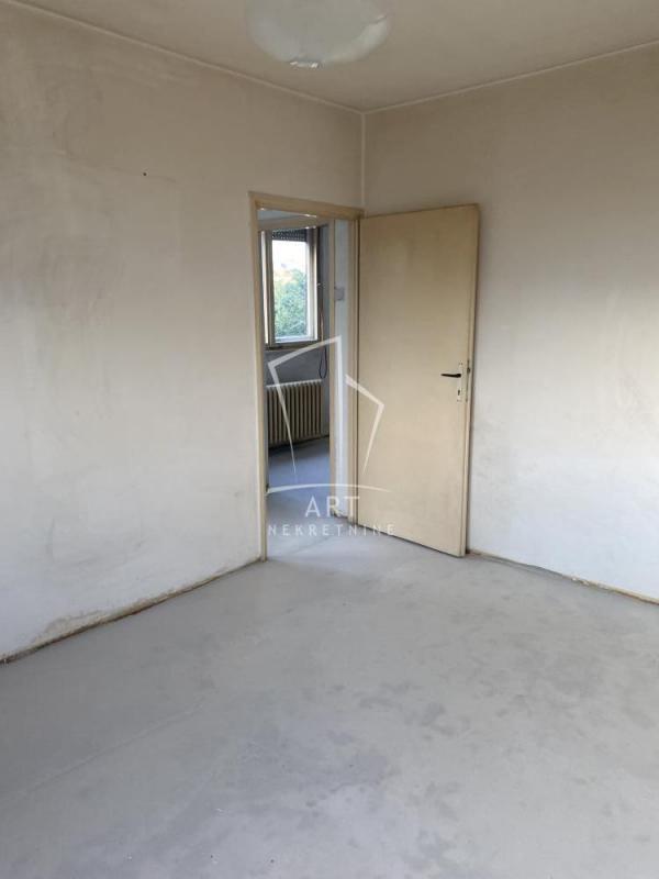 Stan na prodaju u Beogradu, Kanarevo brdo, dvoiposoban, 59m2, cena 140000 evra
