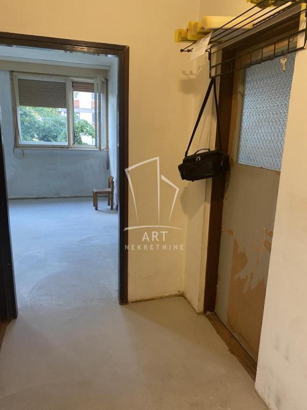 Stan na prodaju u Beogradu, Kanarevo brdo, dvoiposoban, 59m2, cena 140000 evra