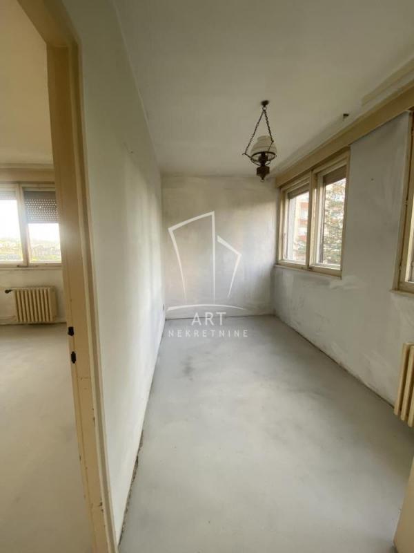 Stan na prodaju u Beogradu, Kanarevo brdo, dvoiposoban, 59m2, cena 140000 evra