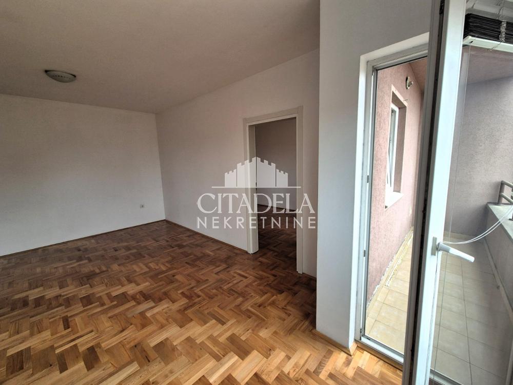 Stan na prodaju u Beogradu, Čukarica, dvoiposoban, 51m2, cena 120000 evra