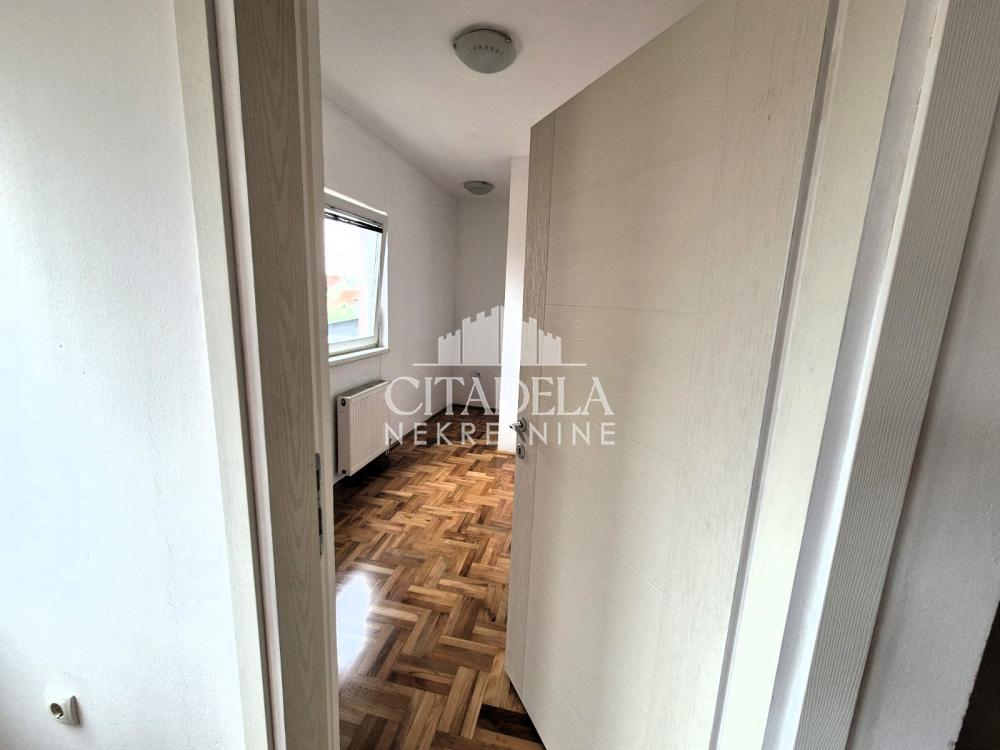Stan na prodaju u Beogradu, Čukarica, dvoiposoban, 51m2, cena 120000 evra
