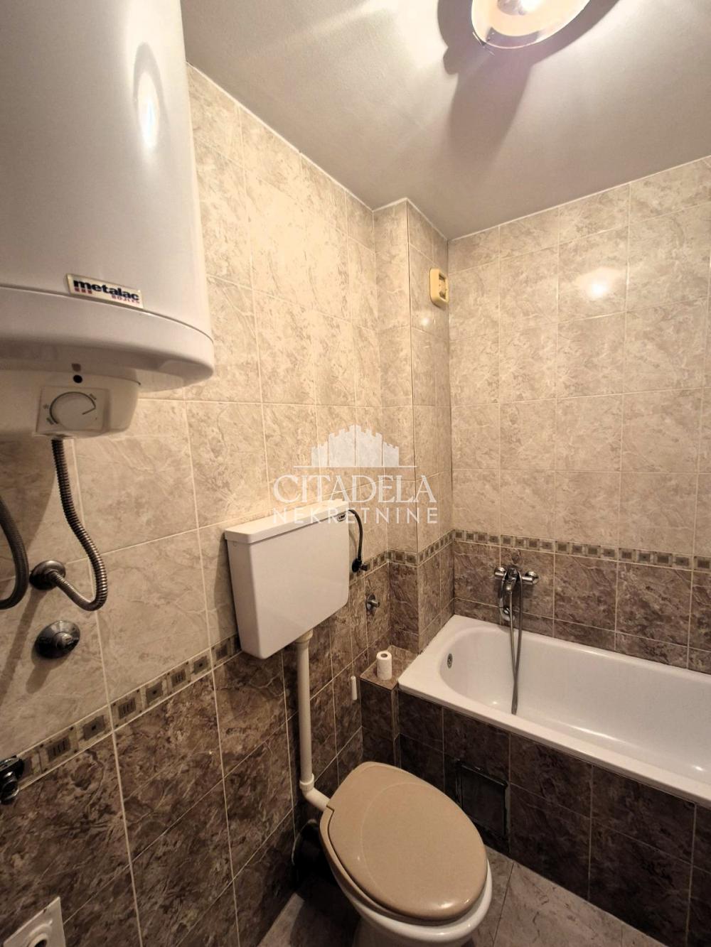 Stan na prodaju u Beogradu, Čukarica, dvoiposoban, 51m2, cena 120000 evra