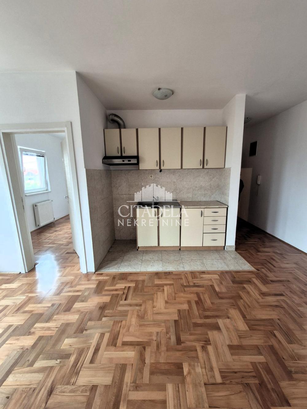 Stan na prodaju u Beogradu, Čukarica, dvoiposoban, 51m2, cena 120000 evra