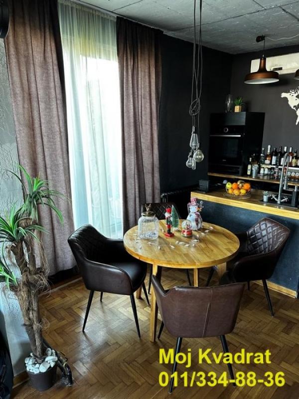Stan na prodaju u Beogradu, Novi Beograd blok 2, jednoiposoban, 98m2, cena 143000 evra