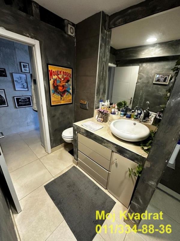 Stan na prodaju u Beogradu, Novi Beograd blok 2, jednoiposoban, 98m2, cena 143000 evra