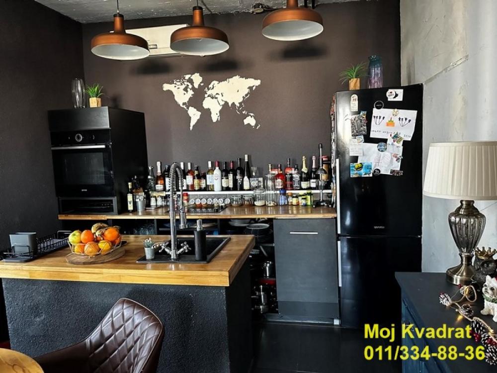 Stan na prodaju u Beogradu, Novi Beograd blok 2, jednoiposoban, 98m2, cena 143000 evra