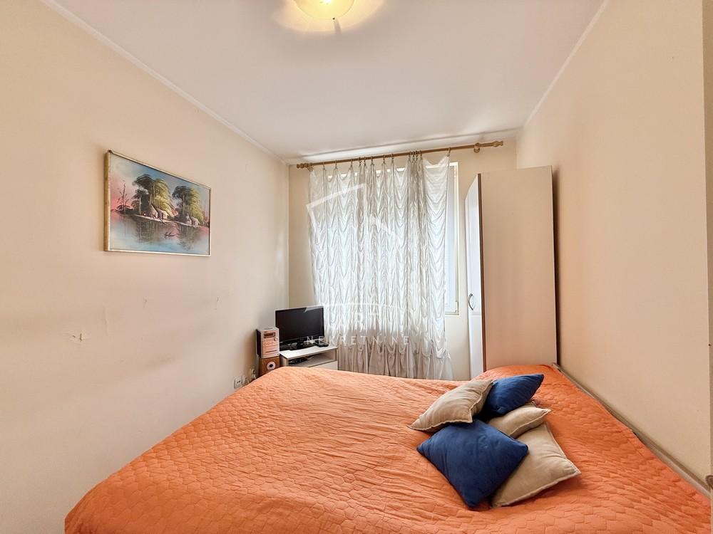 Stan na prodaju u Beogradu, Činovnička kolonija, cetvorosoban, 76m2, cena 255000 evra