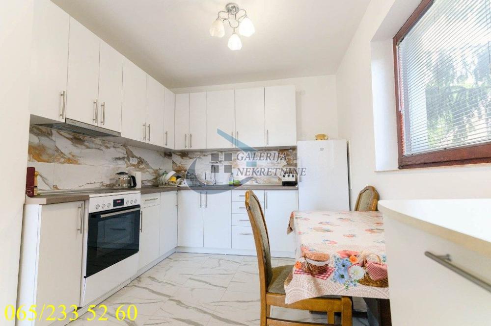 Stan na prodaju u Beogradu, Cerak, 120m2, cena 275000 evra