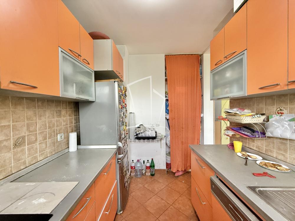 Stan na prodaju u Beogradu, Mirijevo, trosoban, 81m2, cena 275400 evra