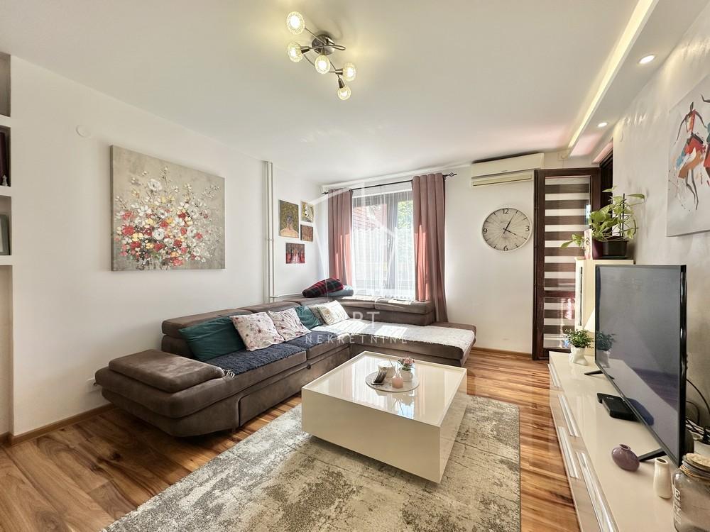 Stan na prodaju u Beogradu, Višnjička banja, trosoban, 70m2, cena 227500 evra