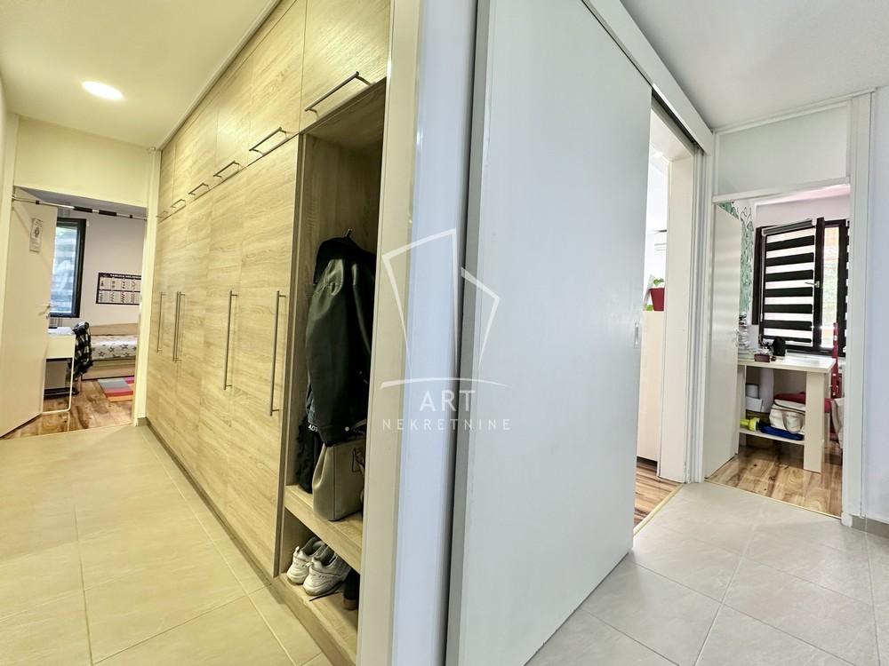 Stan na prodaju u Beogradu, Višnjička banja, trosoban, 70m2, cena 227500 evra