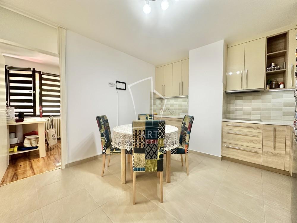 Stan na prodaju u Beogradu, Višnjička banja, trosoban, 70m2, cena 227500 evra