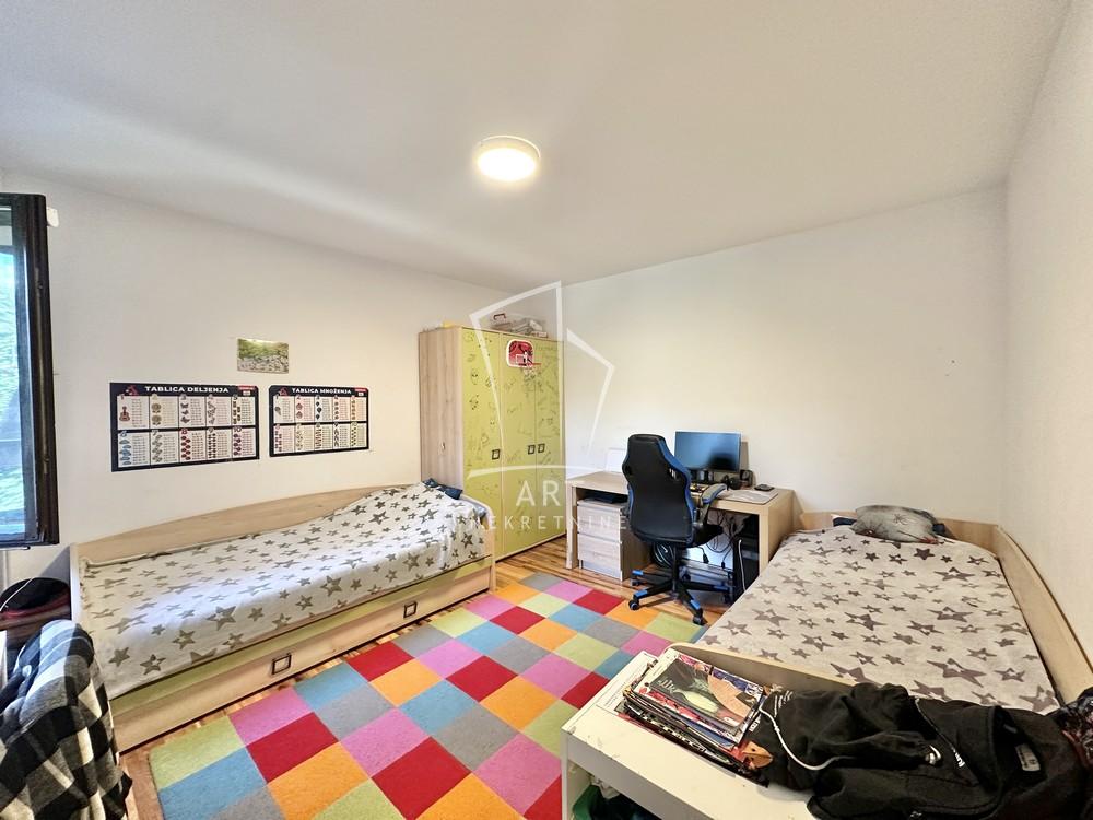 Stan na prodaju u Beogradu, Višnjička banja, trosoban, 70m2, cena 227500 evra