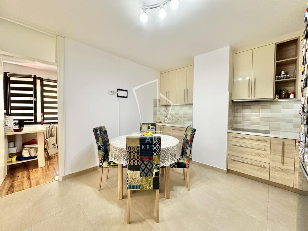Stan na prodaju u Beogradu, Višnjička banja, trosoban, 70m2, cena 227500 evra