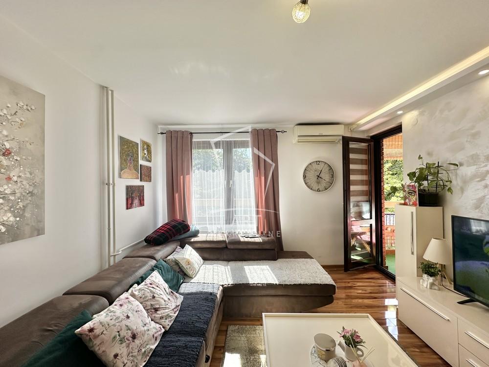 Stan na prodaju u Beogradu, Višnjička banja, trosoban, 70m2, cena 227500 evra