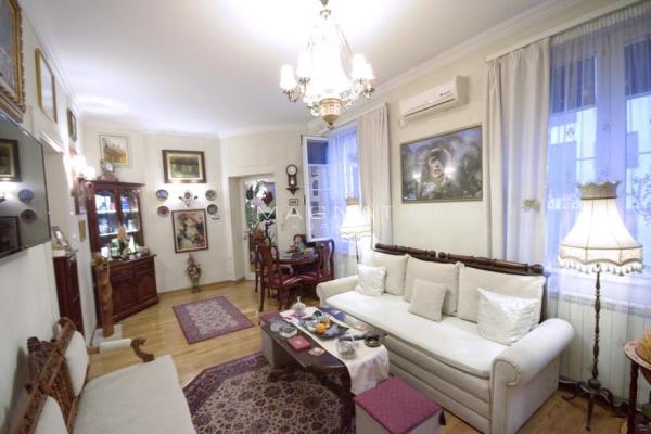 Stan na prodaju u Beogradu, Knez Mihailova, dvosoban, 47m2, cena 285000 evra