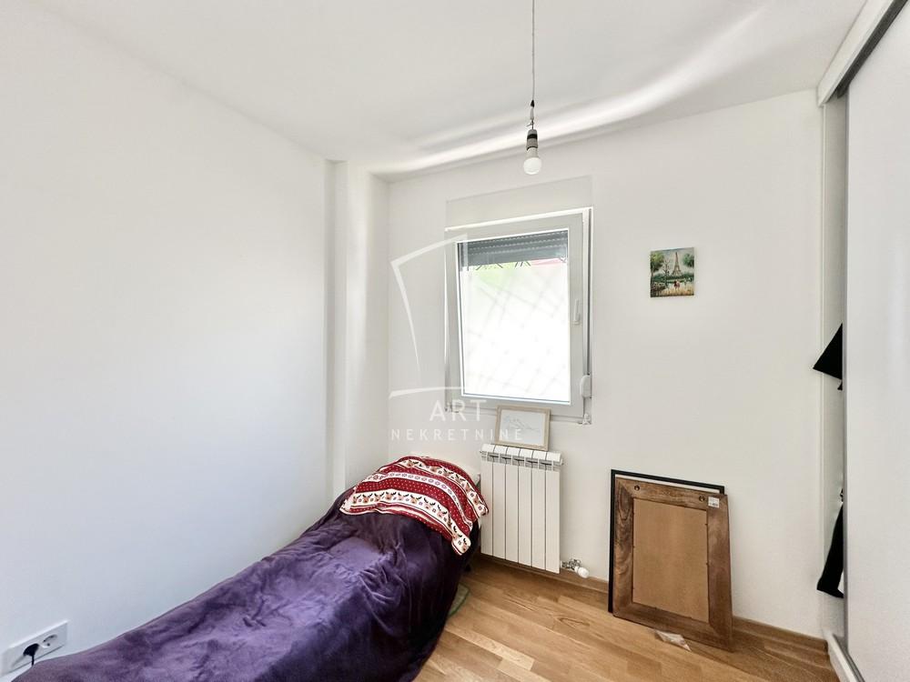 Stan na prodaju u Beogradu, Pašino brdo, dvoiposoban, 50m2, cena 187700 evra