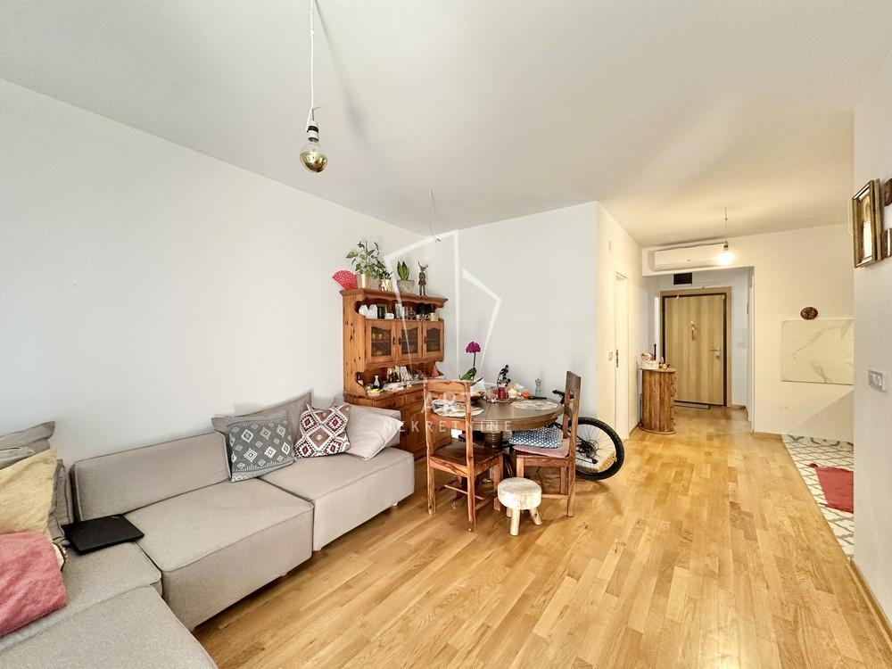 Stan na prodaju u Beogradu, Pašino brdo, dvoiposoban, 50m2, cena 187700 evra