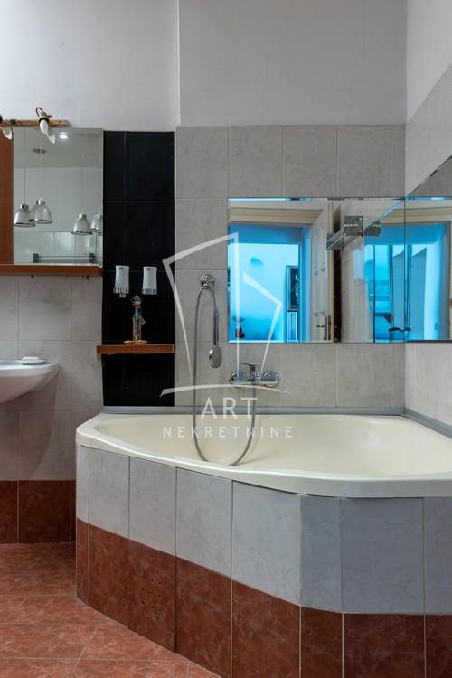 Stan na prodaju u Beogradu, Stari grad, trosoban, 90m2, cena 395000 evra