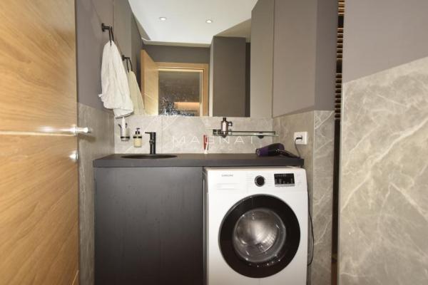 Stan na prodaju u Beogradu, Vračar, dvoiposoban, 54m2, cena 214000 evra