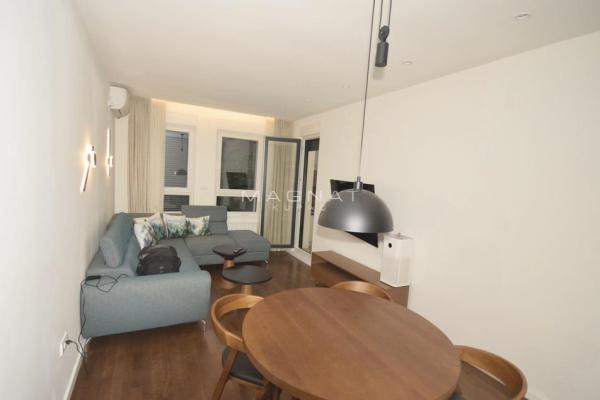 Stan na prodaju u Beogradu, Vračar, dvoiposoban, 54m2, cena 214000 evra