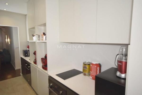 Stan na prodaju u Beogradu, Vračar, dvoiposoban, 54m2, cena 214000 evra