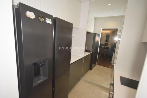 Stan na prodaju u Beogradu, Vračar, dvoiposoban, 54m2, cena 214000 evra