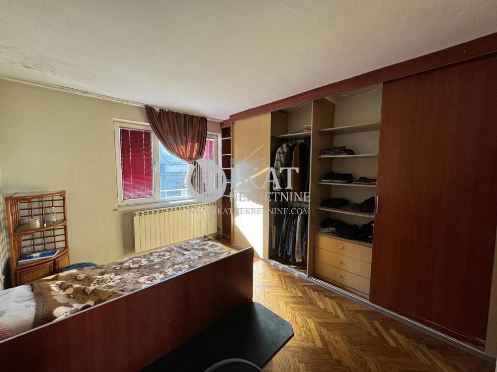 Stan na prodaju u Beogradu, Savski venac, trosoban, 75m2, cena 215000 evra