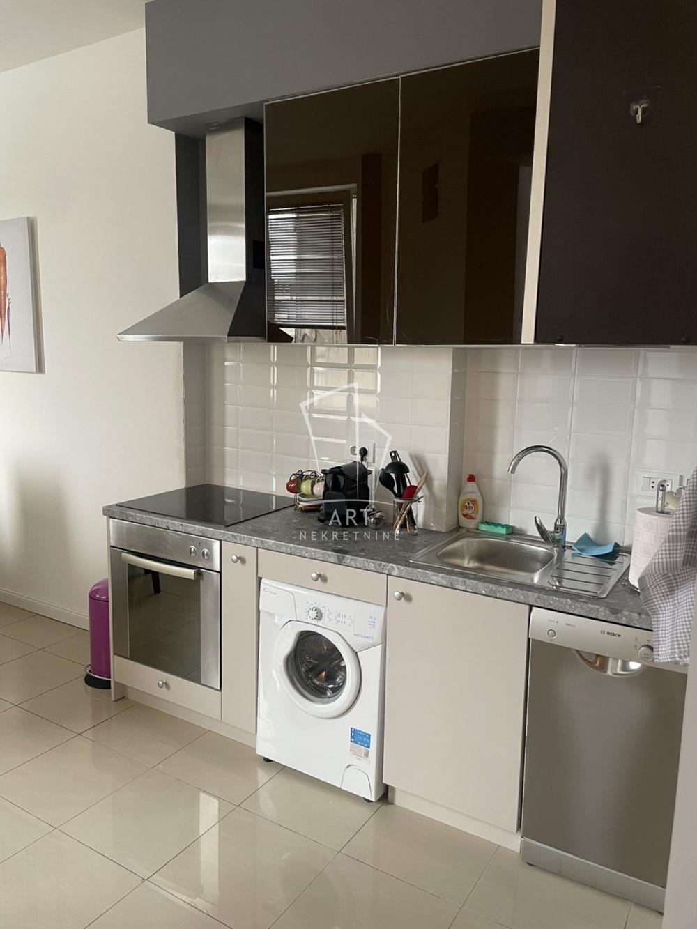 Stan na prodaju u Beogradu, Gornji Dorćol, trosoban, 72m2, cena 341500 evra