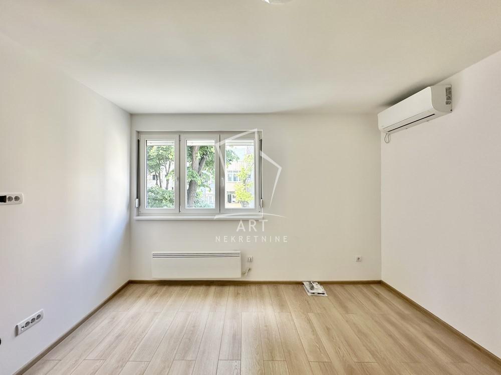 Stan na prodaju u Beogradu, Karaburma, dvosoban, 45m2, cena 138000 evra