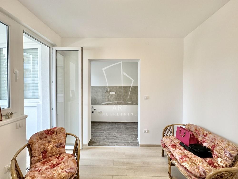 Stan na prodaju u Beogradu, Karaburma, dvosoban, 45m2, cena 138000 evra