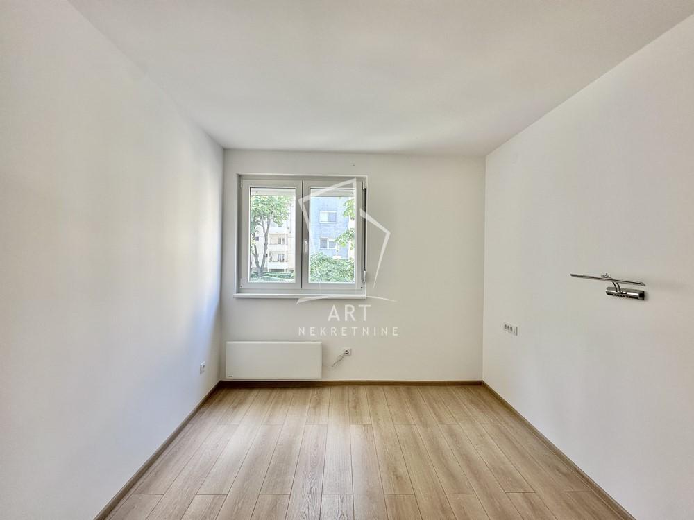 Stan na prodaju u Beogradu, Karaburma, dvosoban, 45m2, cena 138000 evra