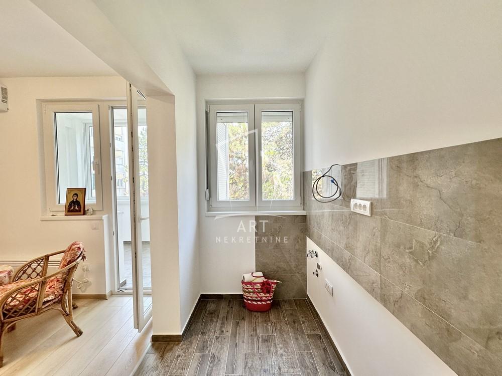 Stan na prodaju u Beogradu, Karaburma, dvosoban, 45m2, cena 138000 evra
