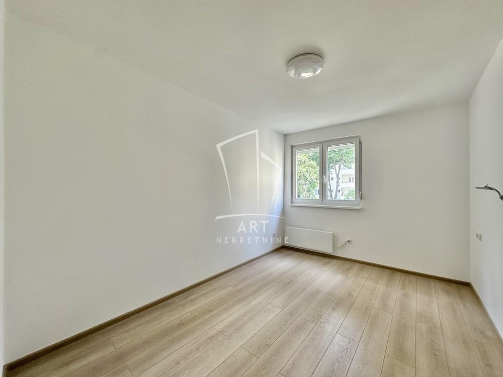 Stan na prodaju u Beogradu, Karaburma, dvosoban, 45m2, cena 138000 evra