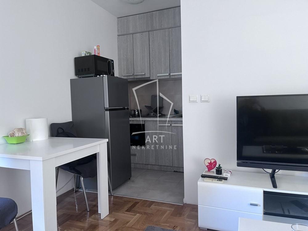 Stan na prodaju u Beogradu, Zvezdara, jednosoban, 23m2, cena 87000 evra