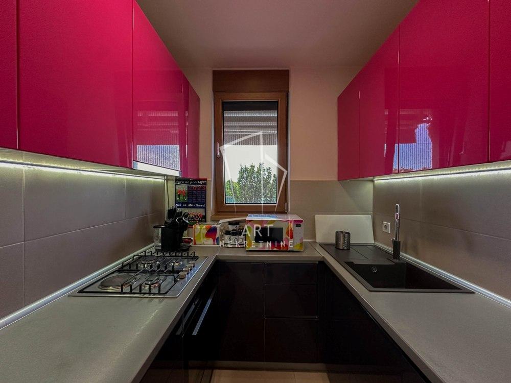 Stan na prodaju u Beogradu, Zemun, dvosoban, 60m2, cena 300000 evra
