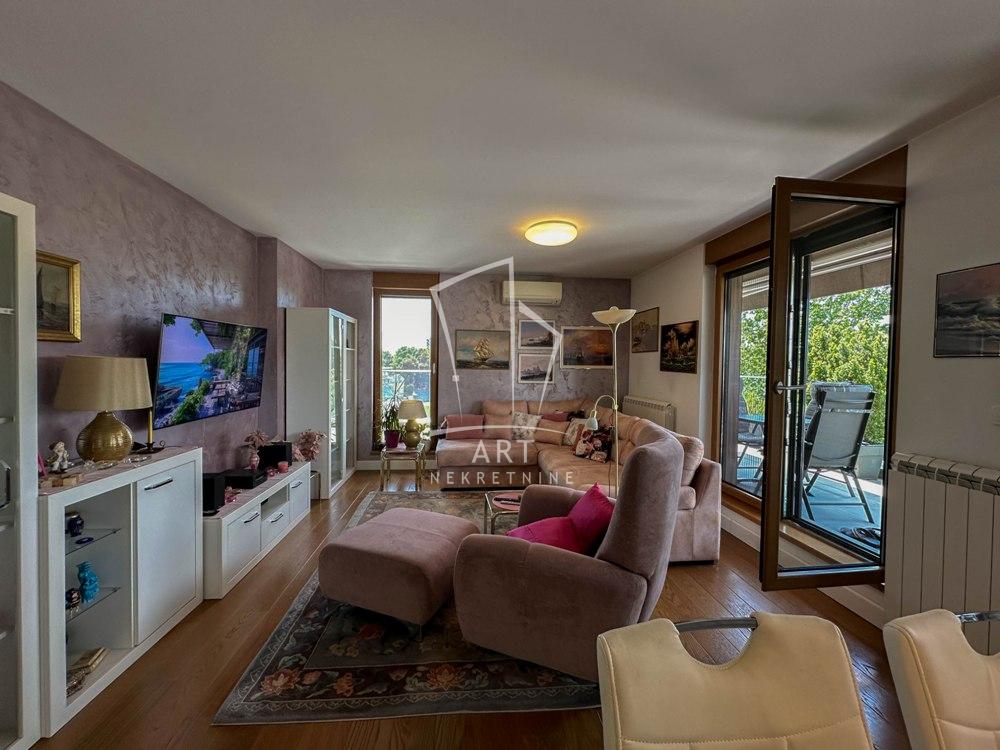 Stan na prodaju u Beogradu, Zemun, dvosoban, 60m2, cena 300000 evra