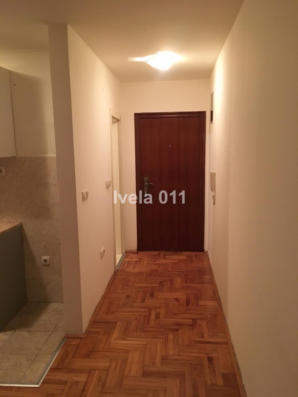Stan na prodaju u Beogradu, Čukarica, jednoiposoban, 30m2, cena 81000 evra