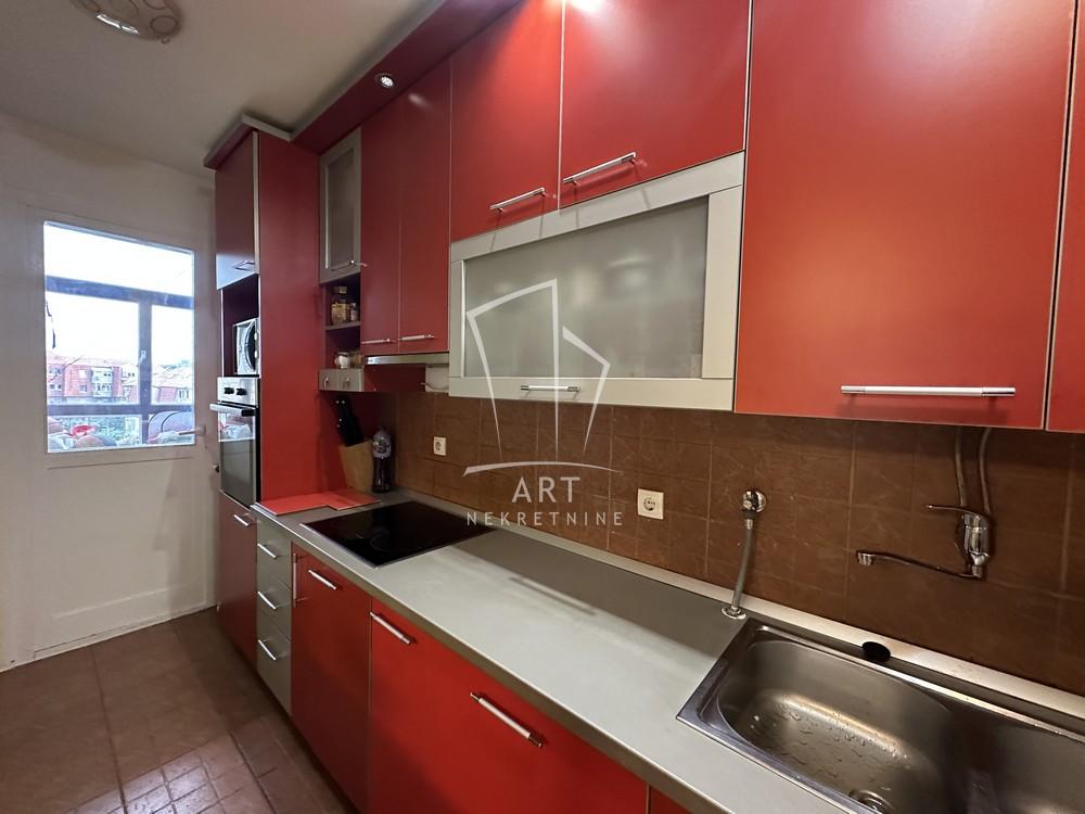 Stan na prodaju u Beogradu, Mirijevo, trosoban, 84m2, cena 210000 evra