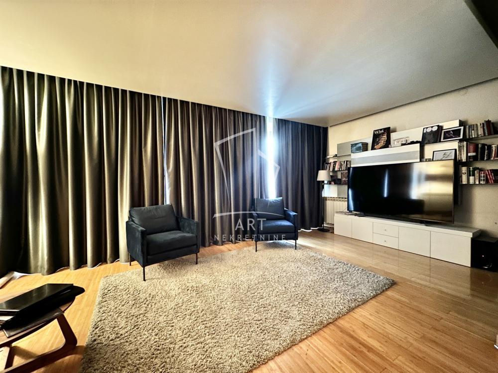 Stan na prodaju u Beogradu, Novi Beograd, dvosoban, 75m2, cena 275000 evra