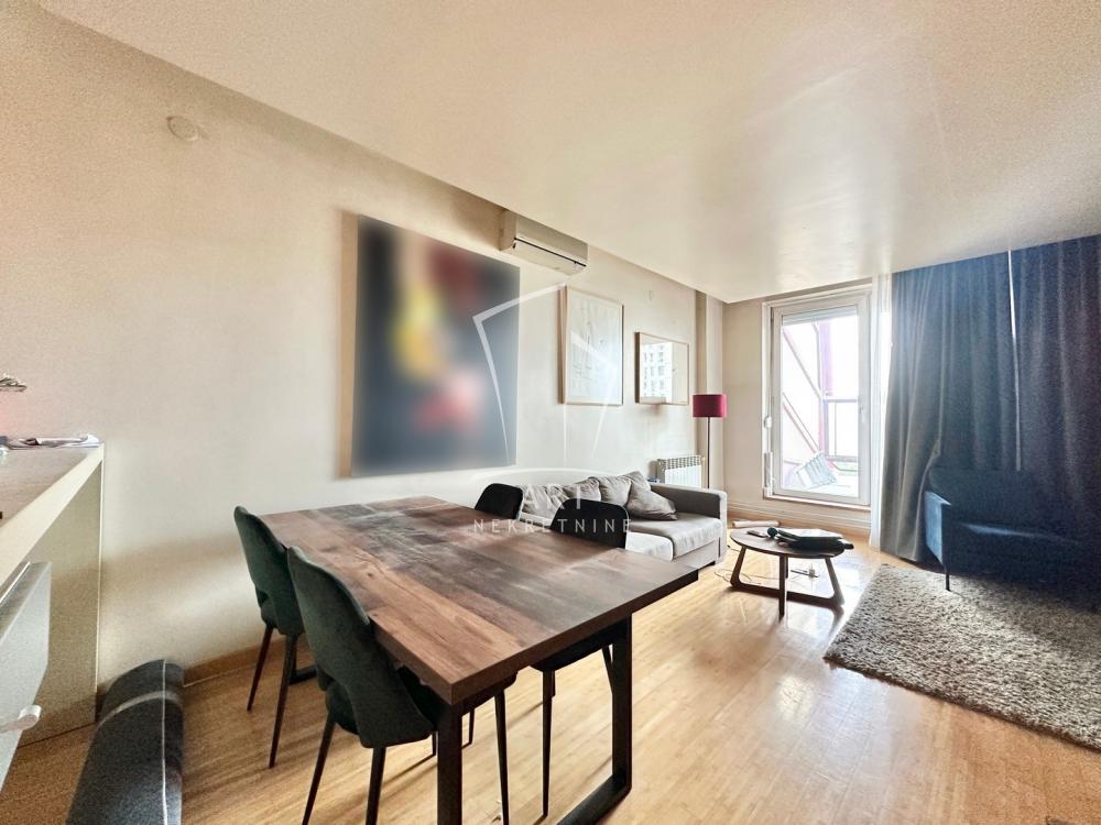 Stan na prodaju u Beogradu, Novi Beograd, dvosoban, 75m2, cena 275000 evra