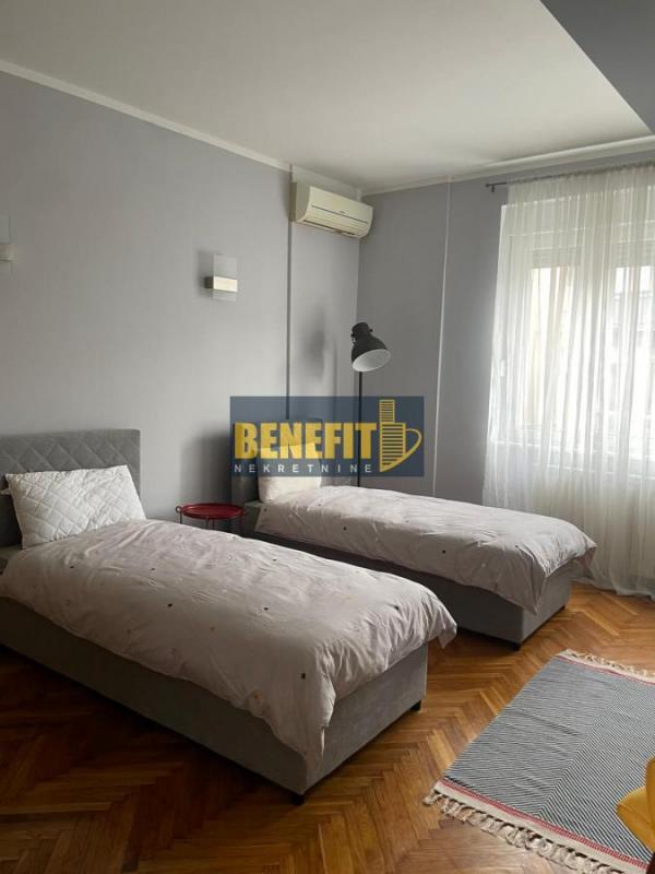 Stan na prodaju u Beogradu, Beograd (centar), trosoban, 72m2, cena 341500 evra