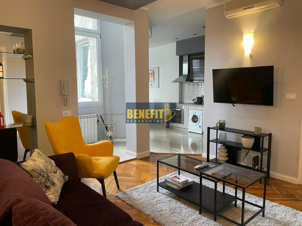 Stan na prodaju u Beogradu, Beograd (centar), trosoban, 72m2, cena 341500 evra