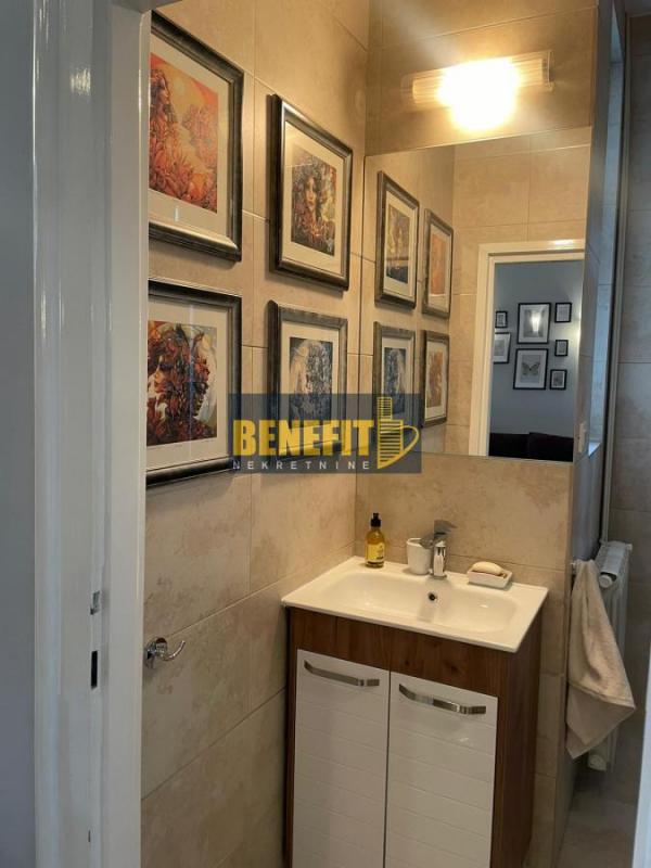 Stan na prodaju u Beogradu, Beograd (centar), trosoban, 72m2, cena 341500 evra