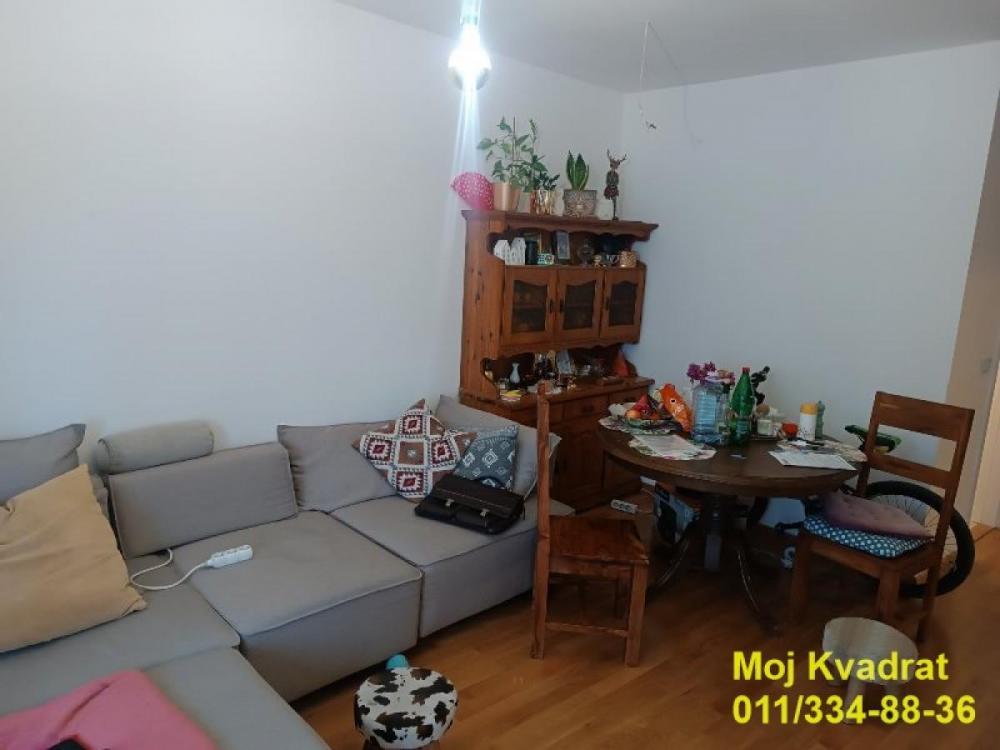 Stan na prodaju u Beogradu, Pašino brdo, trosoban, 52m2, cena 179900 evra