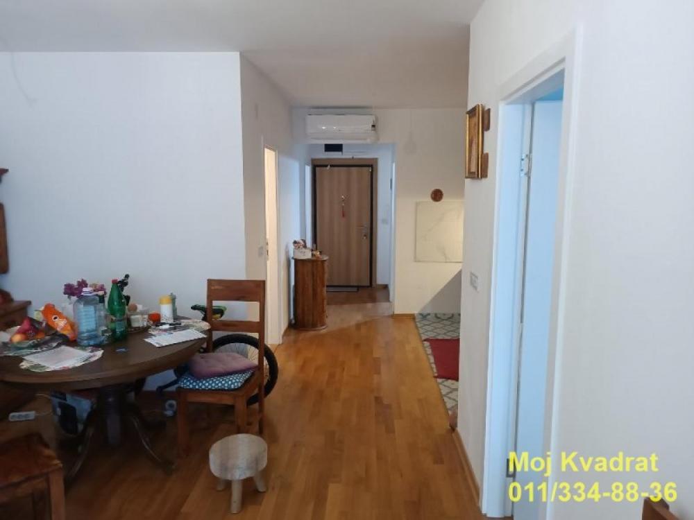 Stan na prodaju u Beogradu, Pašino brdo, trosoban, 52m2, cena 187700 evra