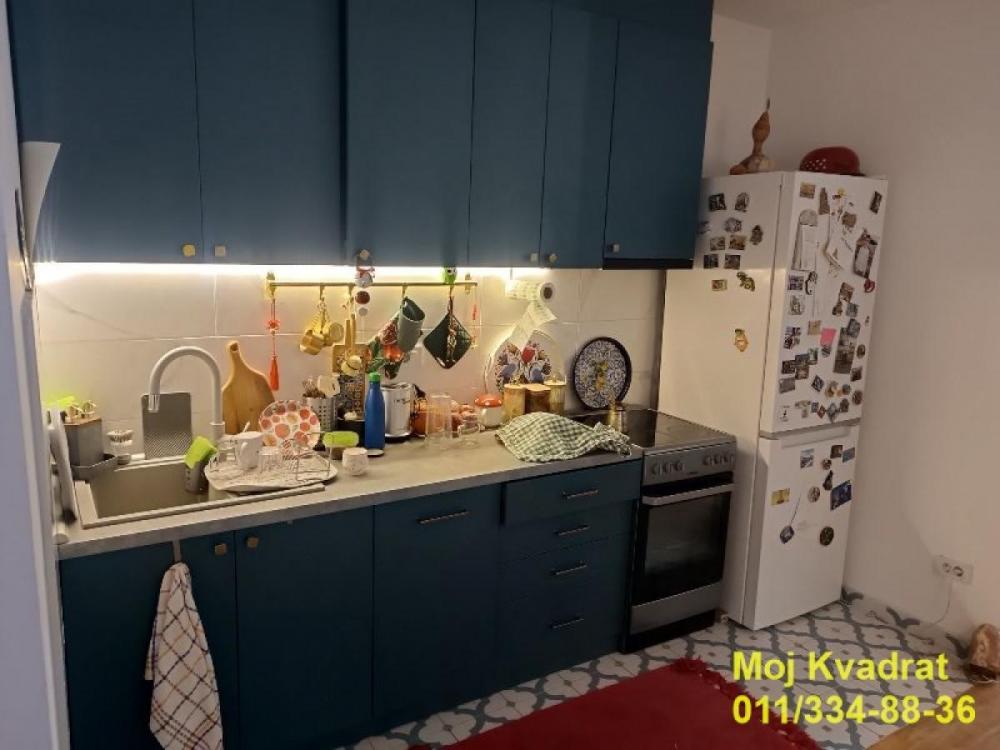 Stan na prodaju u Beogradu, Pašino brdo, trosoban, 52m2, cena 187700 evra