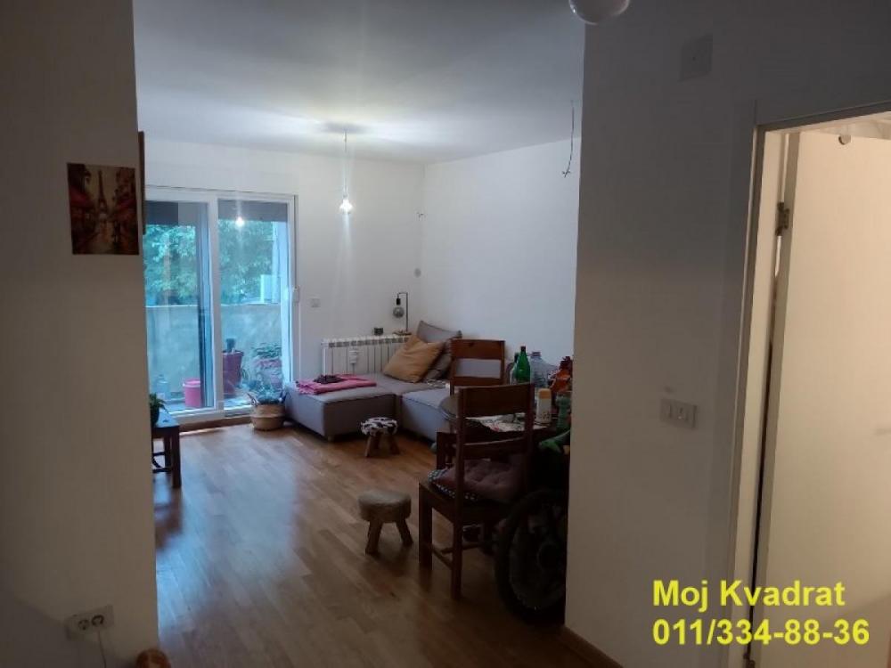 Stan na prodaju u Beogradu, Pašino brdo, trosoban, 52m2, cena 187700 evra
