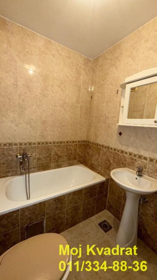 Stan na prodaju u Beogradu, Bele Vode, dvoiposoban, 51m2, cena 120000 evra